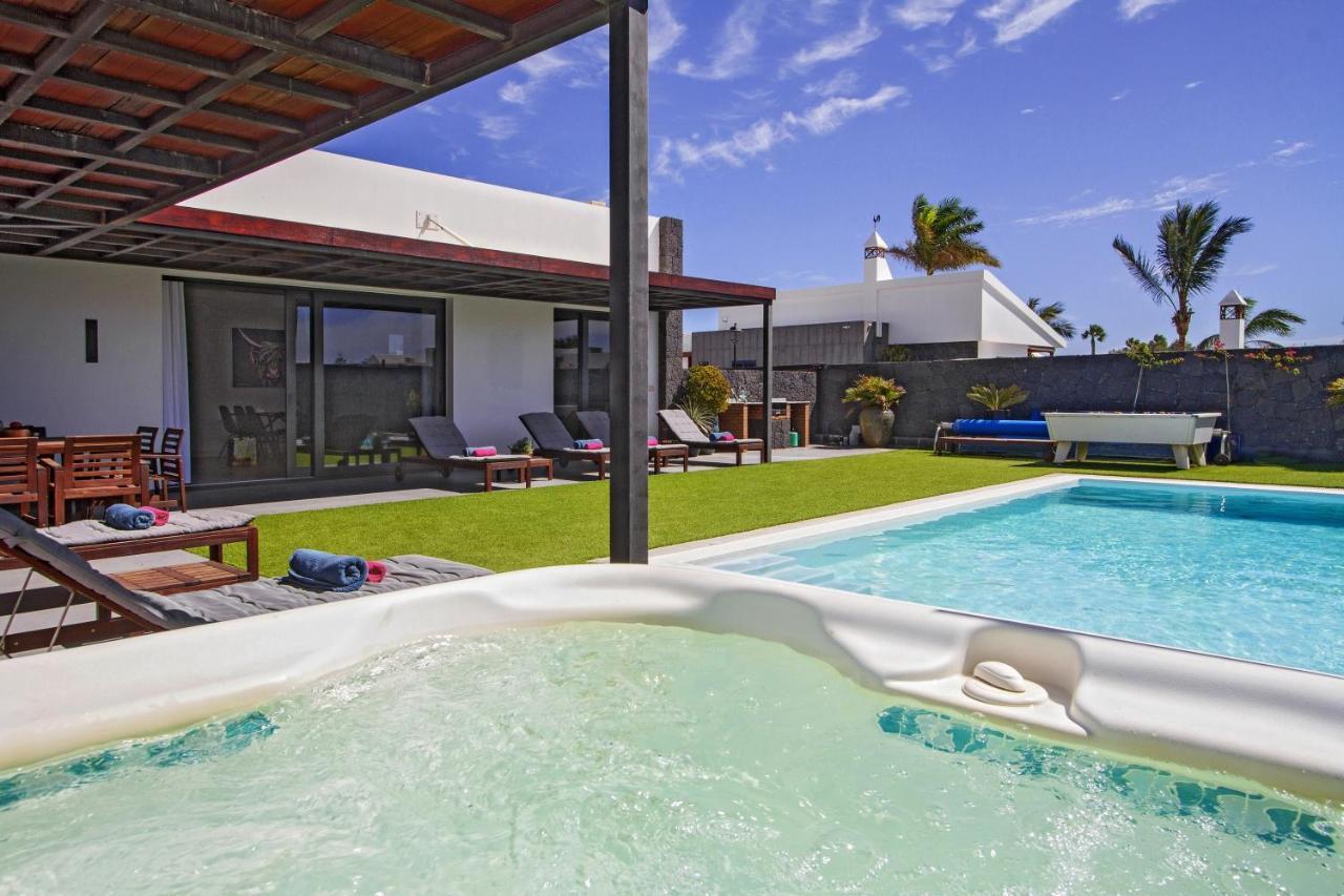 Luxury Los Mojones Villa Short Walk To Old Town Private Heated Pool Villa Los Mojones Angie Puerto Del Carmen 蒂亚斯 外观 照片