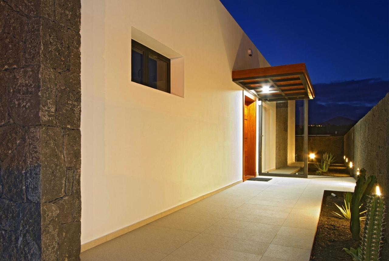 Luxury Los Mojones Villa Short Walk To Old Town Private Heated Pool Villa Los Mojones Angie Puerto Del Carmen 蒂亚斯 外观 照片