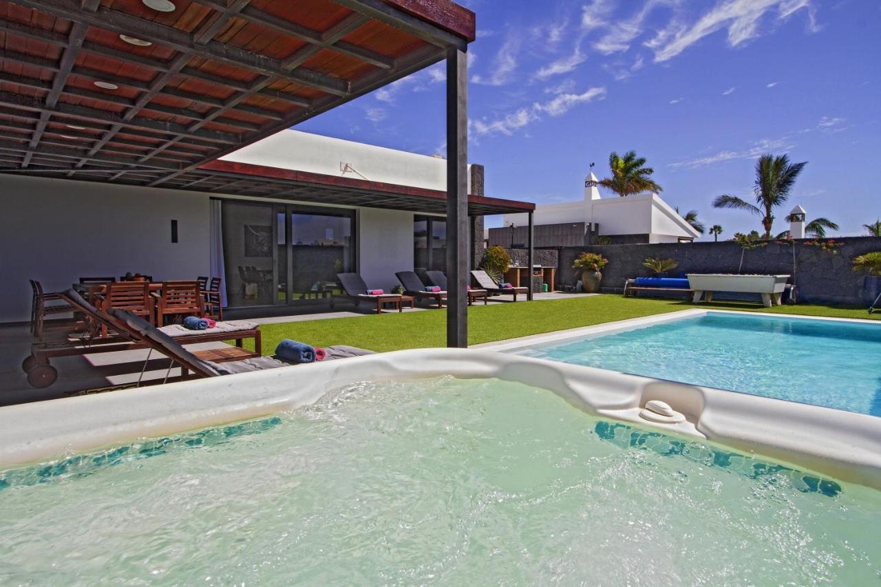 Luxury Los Mojones Villa Short Walk To Old Town Private Heated Pool Villa Los Mojones Angie Puerto Del Carmen 蒂亚斯 外观 照片