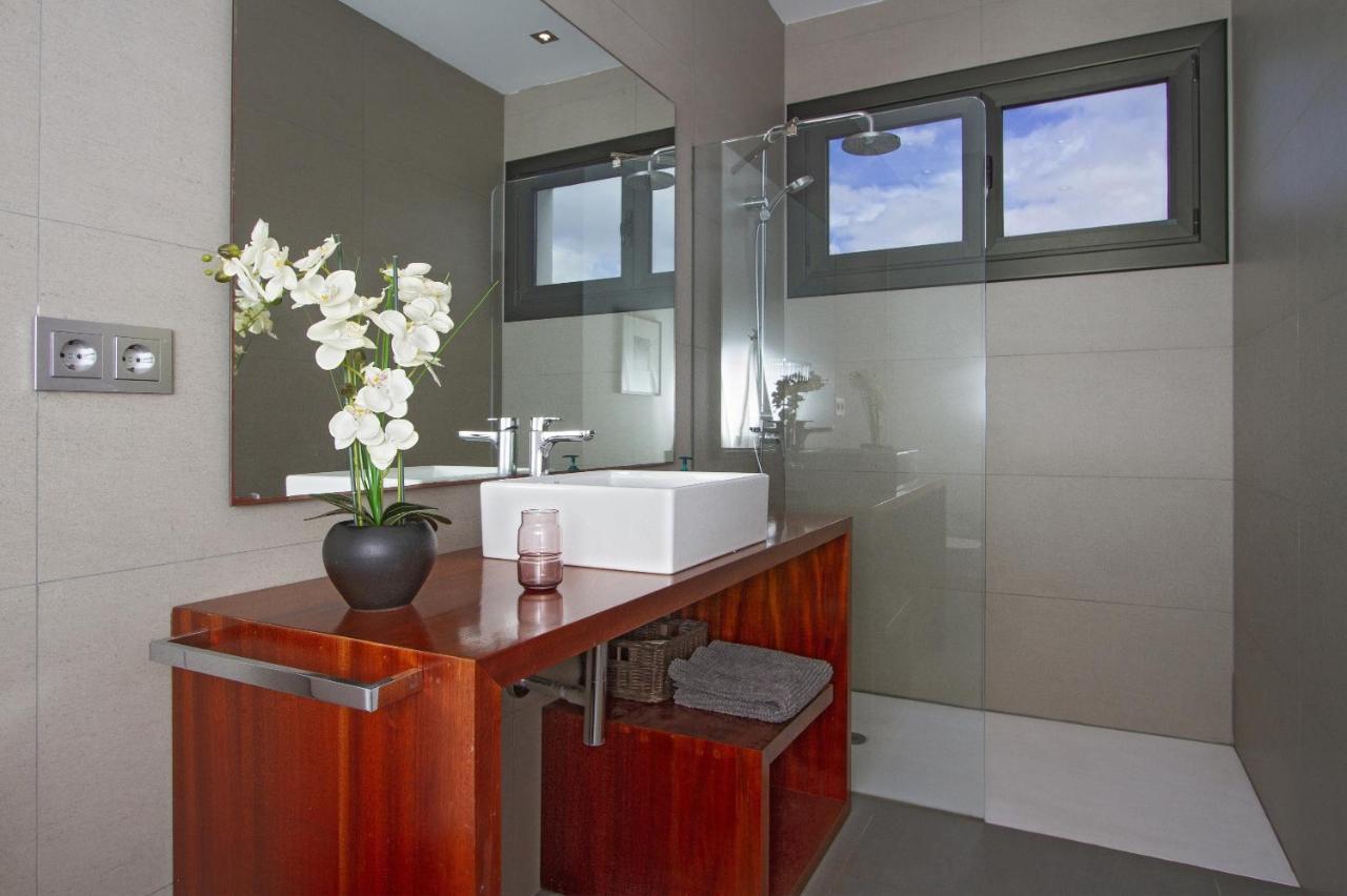 Luxury Los Mojones Villa Short Walk To Old Town Private Heated Pool Villa Los Mojones Angie Puerto Del Carmen 蒂亚斯 外观 照片