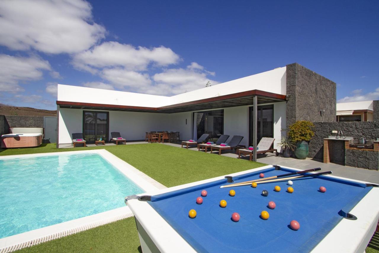 Luxury Los Mojones Villa Short Walk To Old Town Private Heated Pool Villa Los Mojones Angie Puerto Del Carmen 蒂亚斯 外观 照片